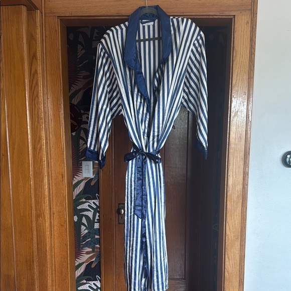 Other - Vintage Striped Robe